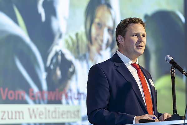 Der Vorstandsvorsitzende von AGIAMONDO, Dr. Markus Demele, begrüßte die Gäste‎