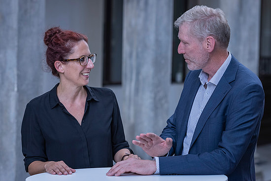 Dr. Friederike Repnik und Martin Vehrenberg sprechen über den ZFD-Schwerpunkt und beschreiben, was für sie daran bedeutsam ist.
